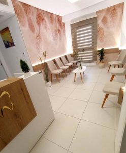 Dr Mariem Mokni dentiste Sousse et détartrage et implant des dents