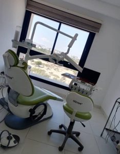 Implant et facette dentaire chez dentiste Sousse Dr Mariem Mokni