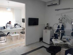 opération des yeux avec laser- ophtalmologue l'aouina