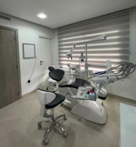 Soins dentaires à El Manar 1 / Dr Taieb Ben Rejeb