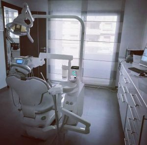 Soins dentaires à cité Ennasr chez dentiste Ines Hanana