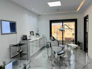Implantologie et chirurgie dentaire Ennasr - Dentiste Safa Inoubli