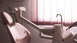 Implantologie Dr Zied Mnif - Dentiste à Jardins d'El Menzah 2