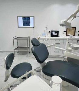 parodontiste Dr Safa Inoubli - médecin dentiste à Ennasr 2