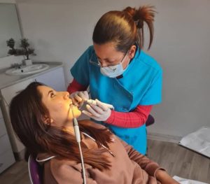 Implant et soins dentaires à cité Erriadh Sousse - Dr Jihene Ouni