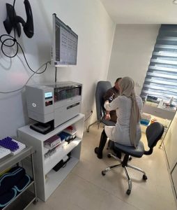Laboratoire à Ksar Hellal Dr Rached Azaiez - Prélevement du sang