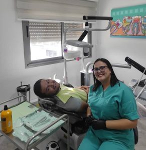 Implant dentaire Parodontie à Sousse - Dentiste Dr Rabeb Ben Fredj