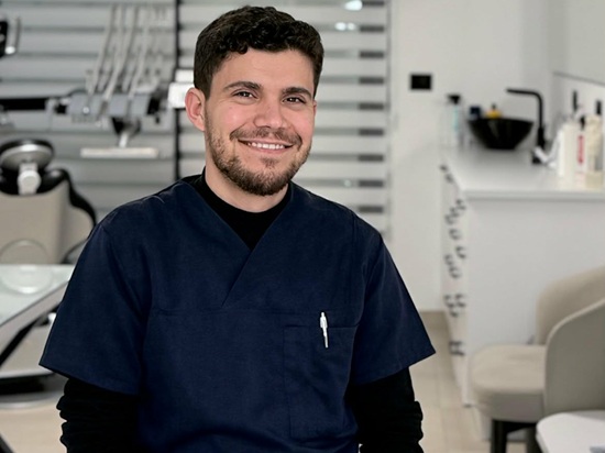 Dentiste implantologiste à Sahloul Sousse / Dr Wael Azaza